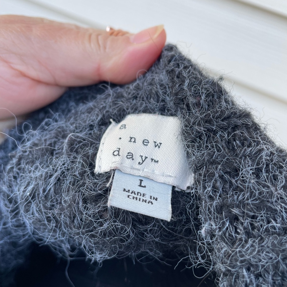 Charcoal Crewneck Sweater with Chunky Knit and Cable Design - Picture 2 of 4